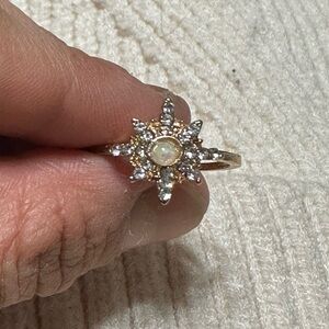 Snowflake gold ring